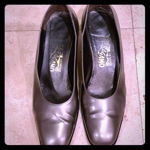 Ferragamo pumps metallic Taupe, dark brown heels.